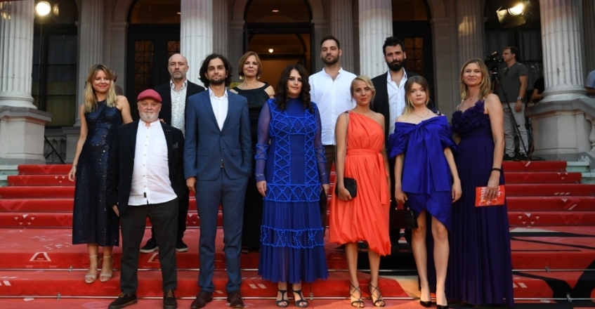 World premiere of a SIX WEEKS